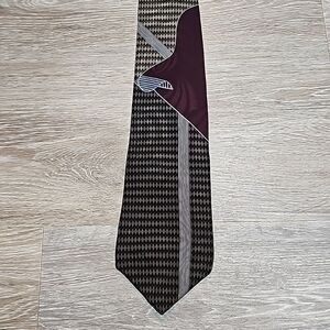 Louis Feraud tie 👔